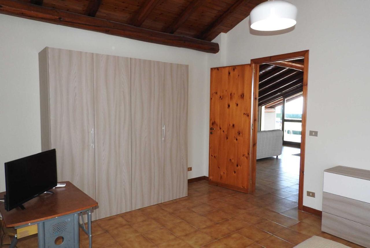 Apartamento Mansarda Sul Mare Dei Ciclopi Aci Trezza Exterior foto