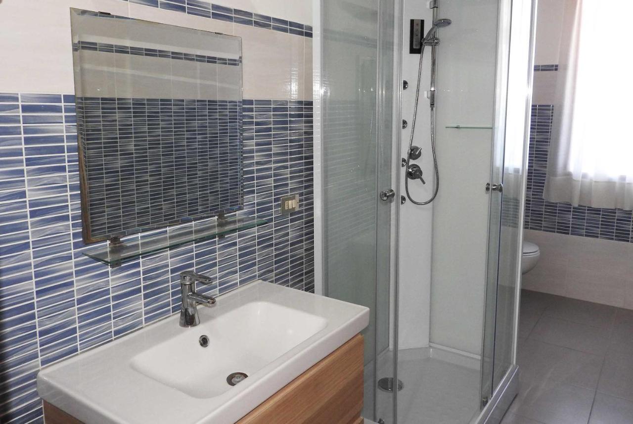 Apartamento Mansarda Sul Mare Dei Ciclopi Aci Trezza Exterior foto