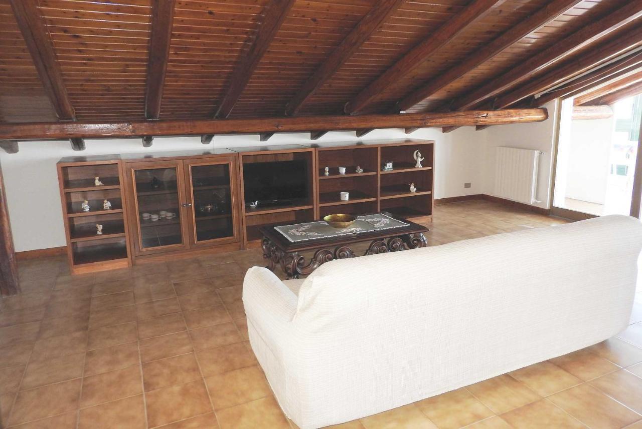 Apartamento Mansarda Sul Mare Dei Ciclopi Aci Trezza Exterior foto